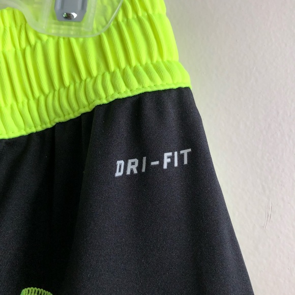 neon green nike dri-fit shorts - Picture 3 of 5
